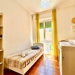 Hostdomus - Paradiso Апартаменты *
