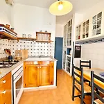 Hostdomus - Paradiso Апартаменты *
