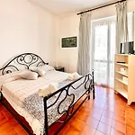 Hostdomus - Paradiso Апартаменты
