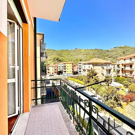 Hostdomus - Paradiso Apartament Finale Ligure