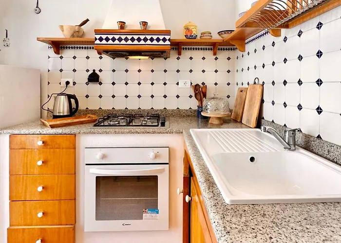 Hostdomus - Paradiso * Finale Ligure